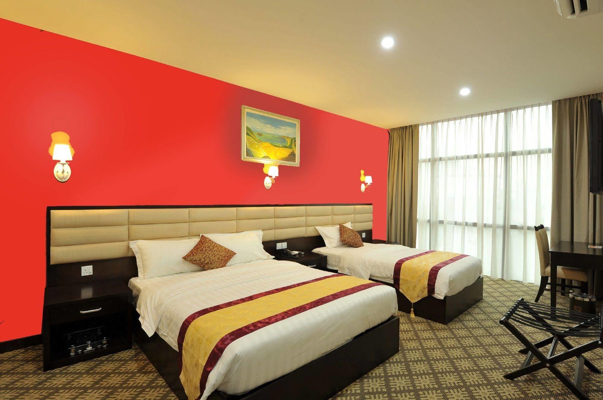 Hotel Grand Hallmark - 3*